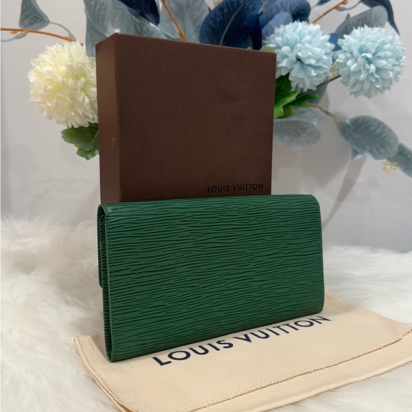 GORGEOUS GREEN AUTH LOUIS VUITTON EPISODE SARAH WALLET WOC BOX & DUST BAG - Picture 8 of 16